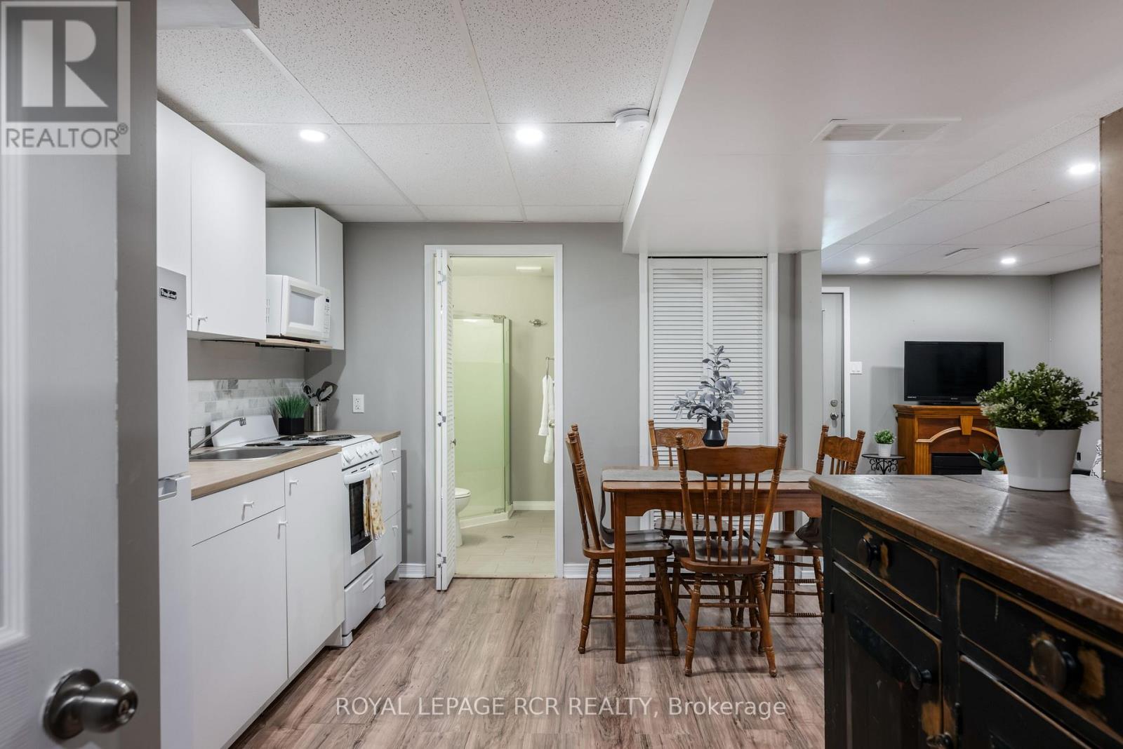 364 ADAMS COURT - 19