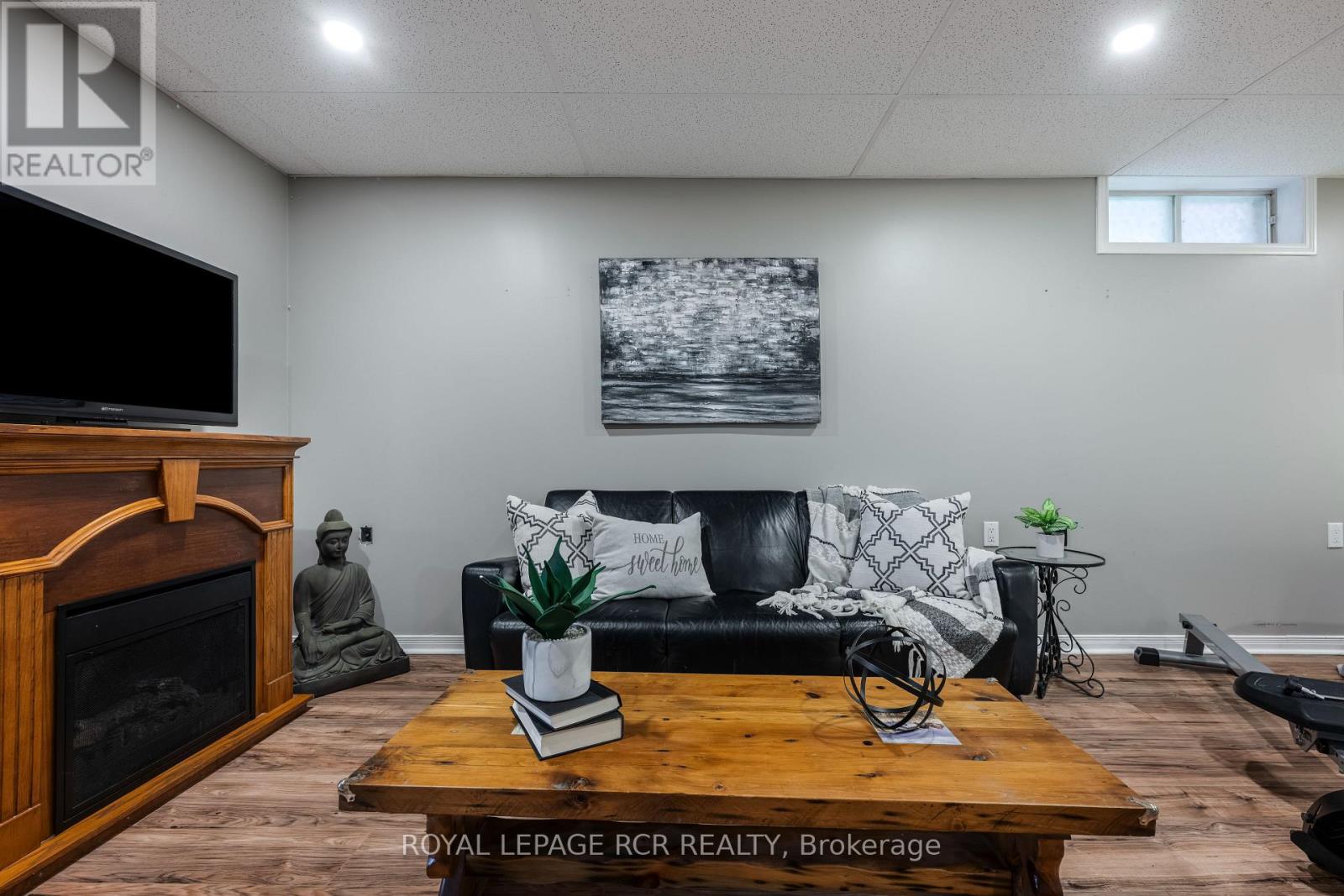 364 ADAMS COURT - 25