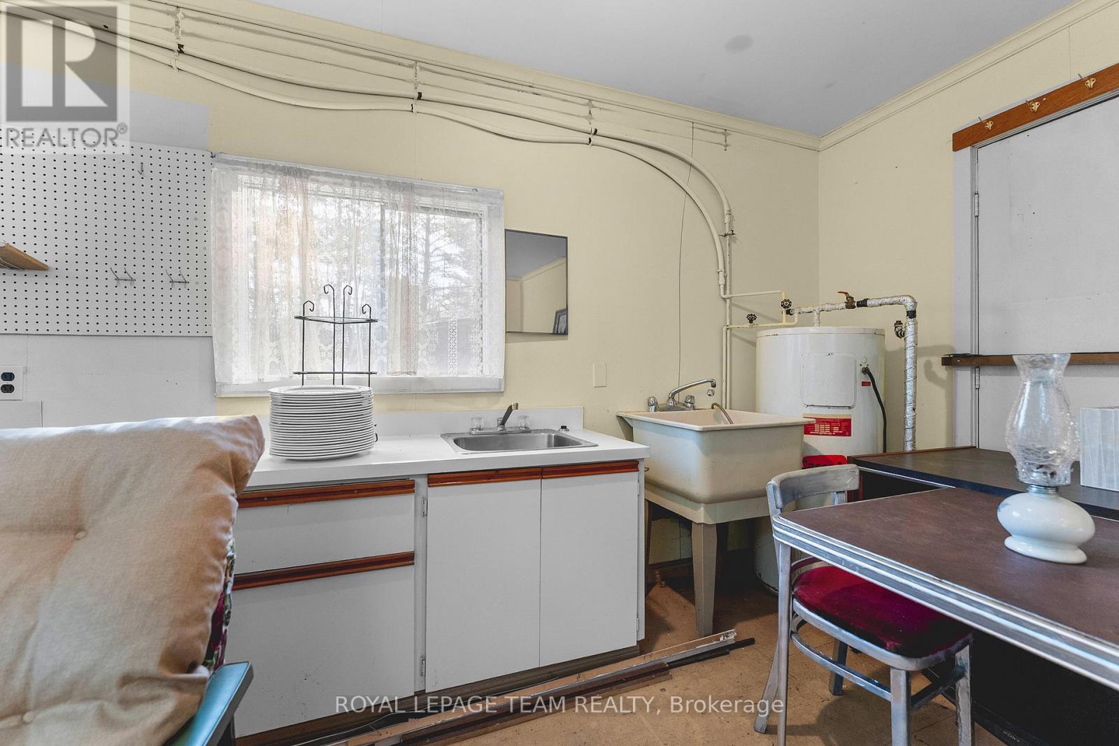 31 MANNING ROAD - 29