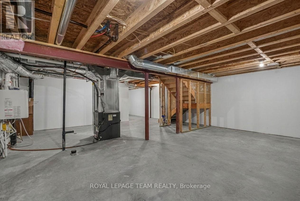 376 STERLING AVENUE - 38