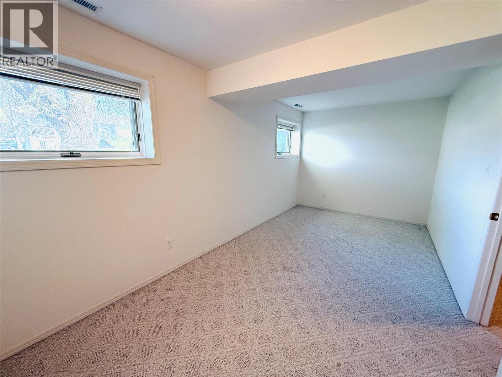 5042 Riverview Road - 31