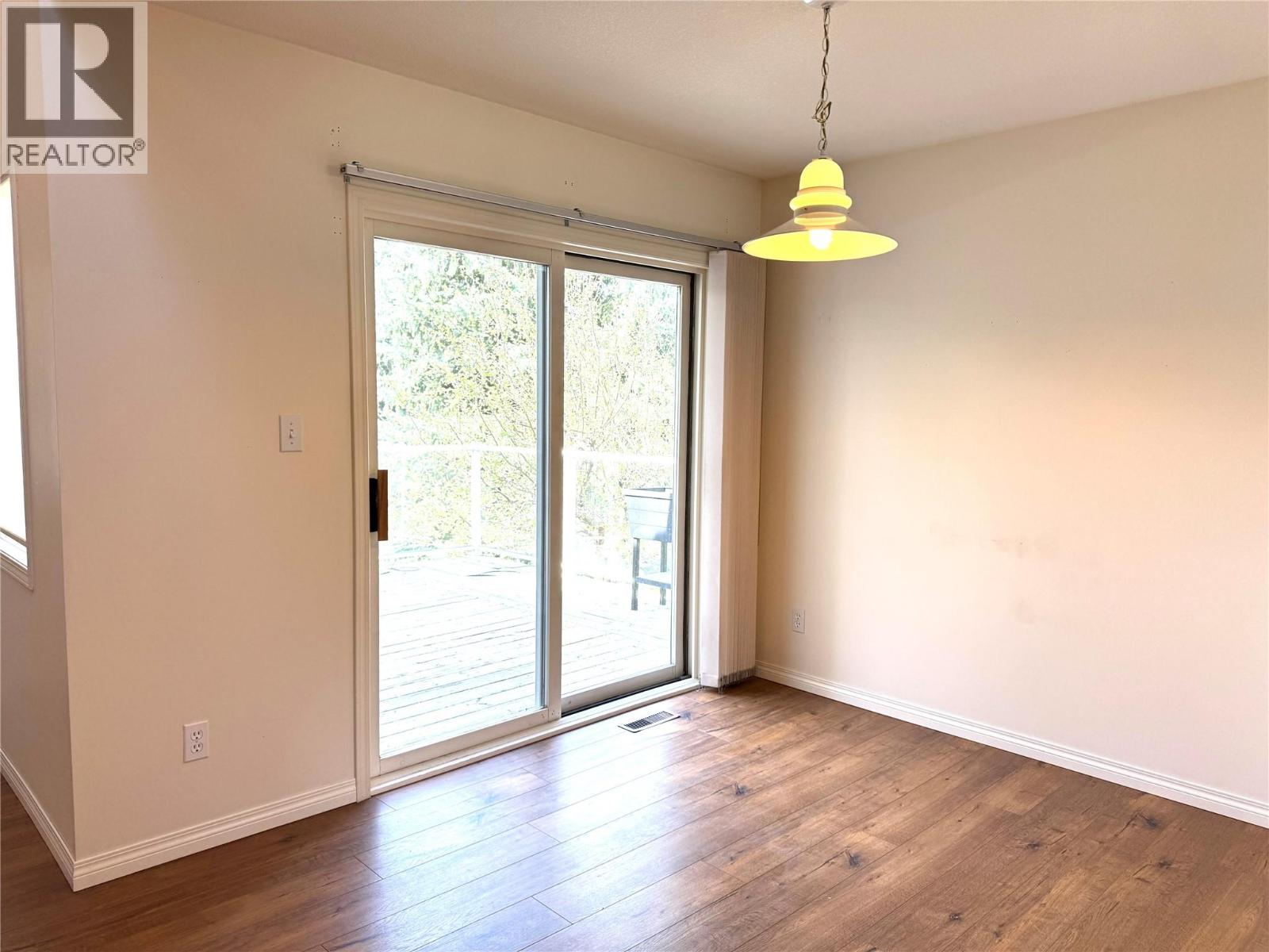 5042 Riverview Road - 8