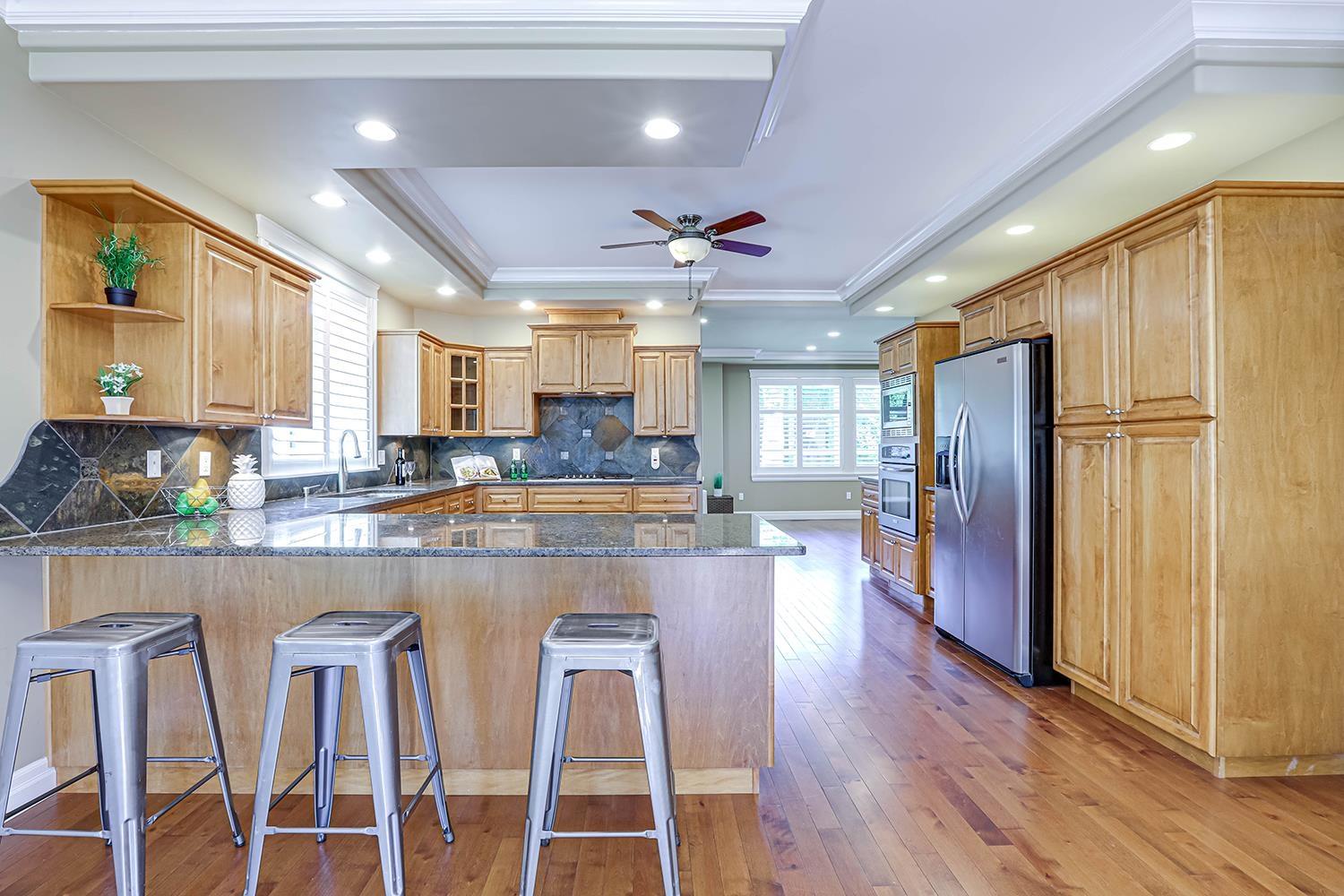 House in Surrey - Image 11
