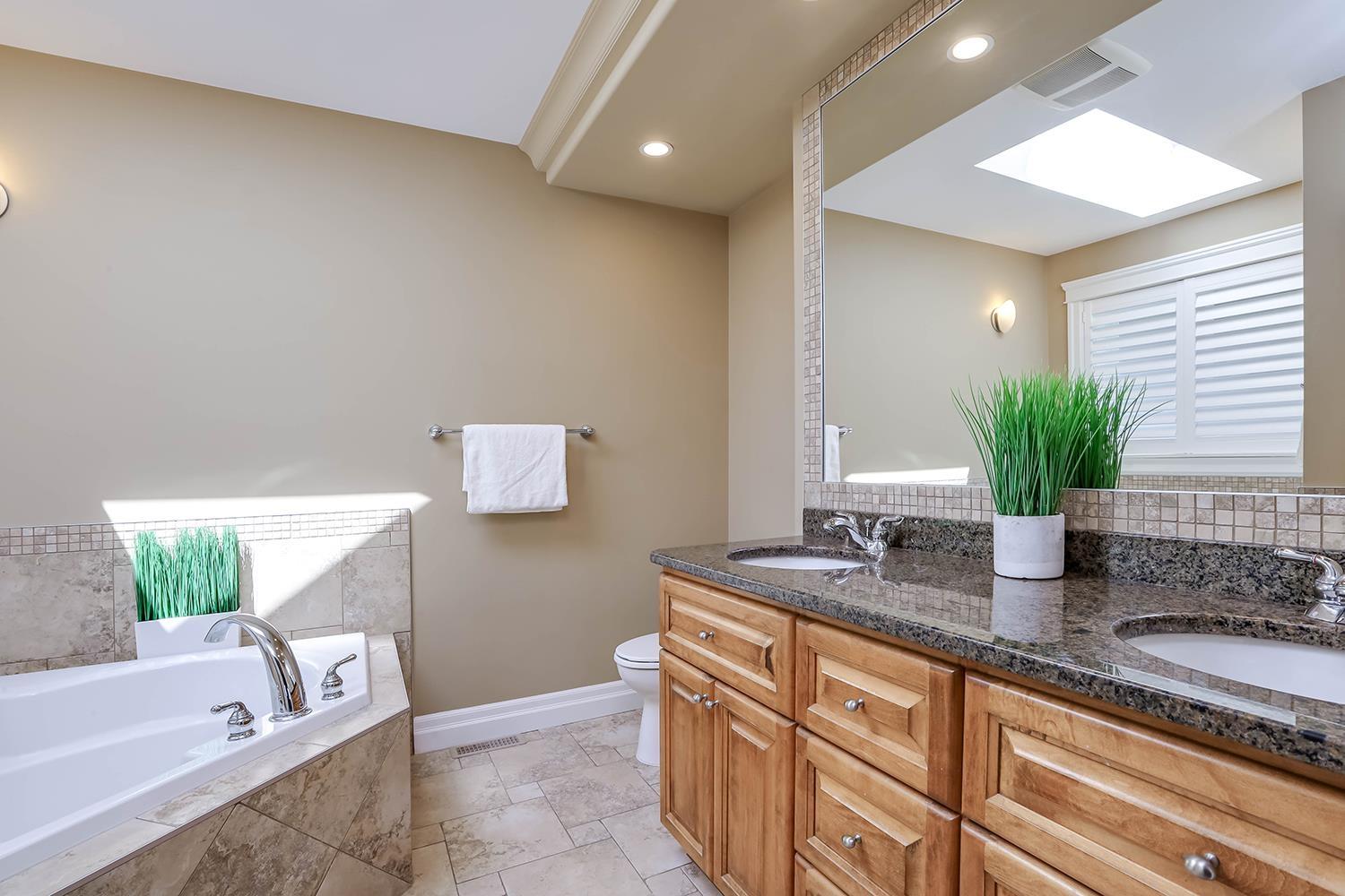 House in Surrey - Image 38