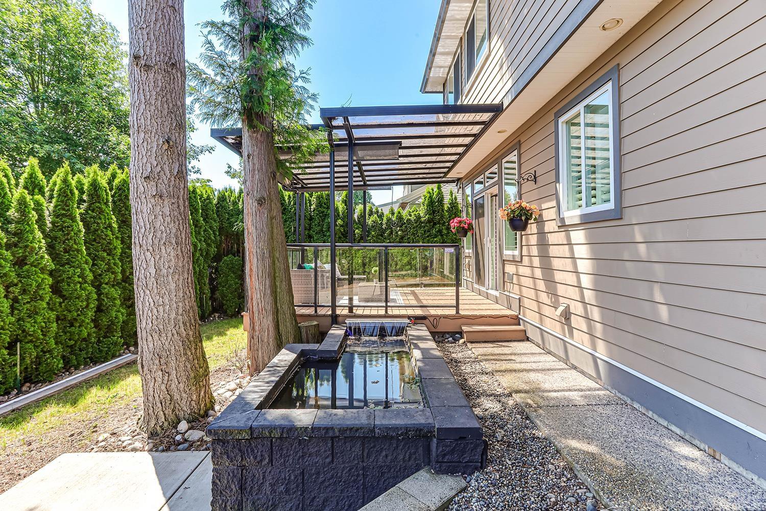 House in Surrey - Image 15