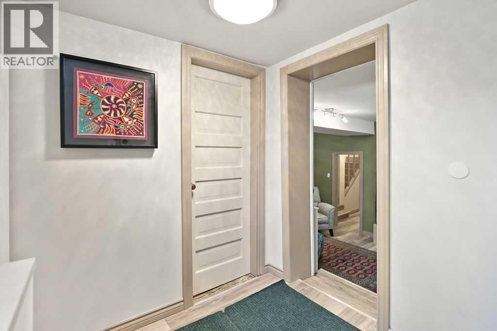 2410 16 Street SW - 35