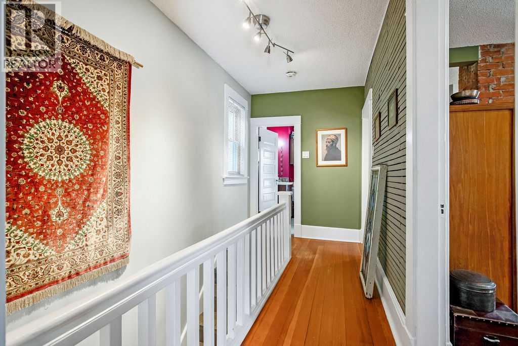 2410 16 Street SW - 21