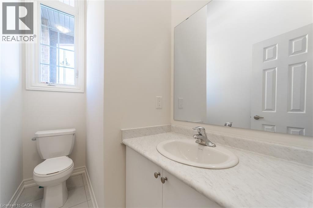 24 WESTFIELD Crescent, Waterdown, Ontario, L8B1Y1 — Photo 12