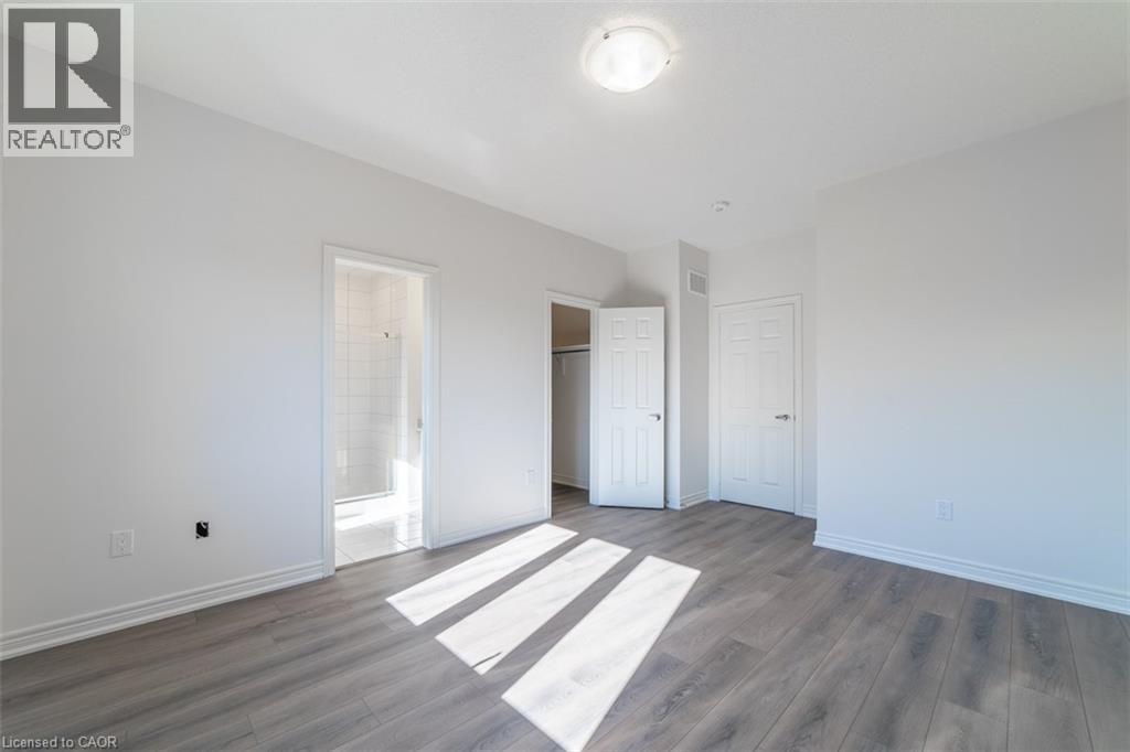 24 WESTFIELD Crescent, Waterdown, Ontario, L8B1Y1 — Photo 16