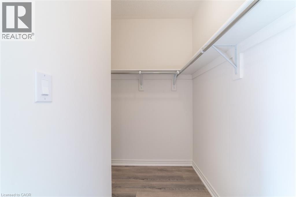 24 WESTFIELD Crescent, Waterdown, Ontario, L8B1Y1 — Photo 17
