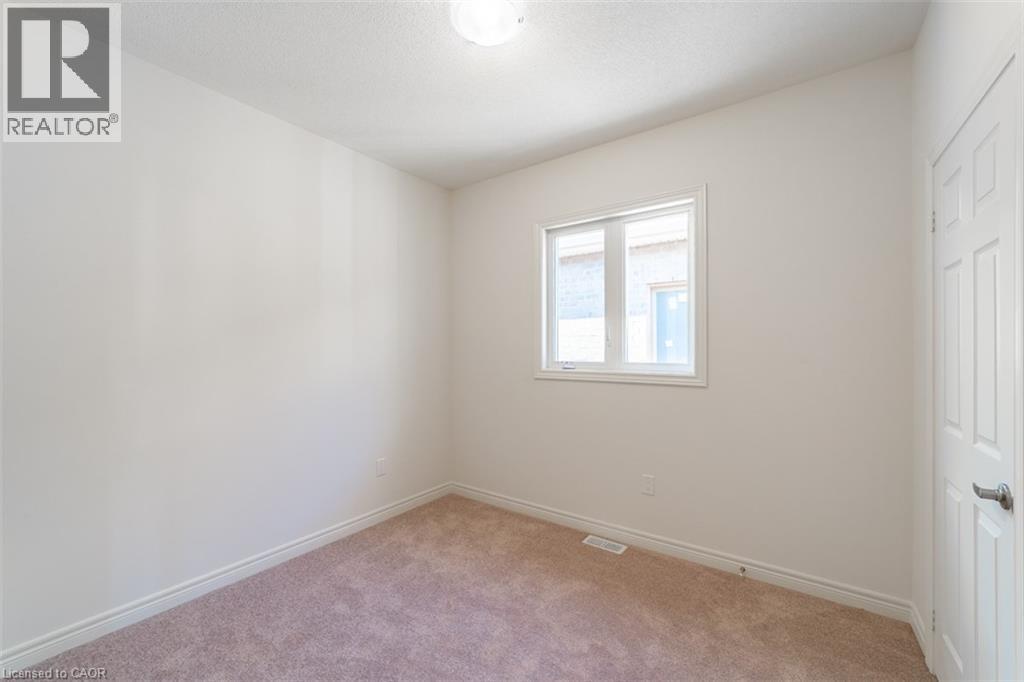 24 WESTFIELD Crescent, Waterdown, Ontario, L8B1Y1 — Photo 20