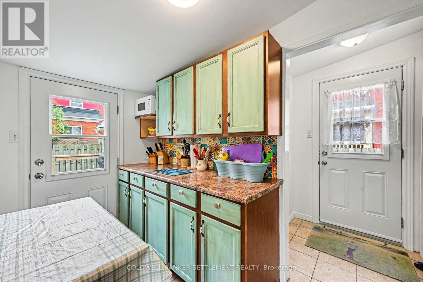 48 OGDEN AVENUE - 15