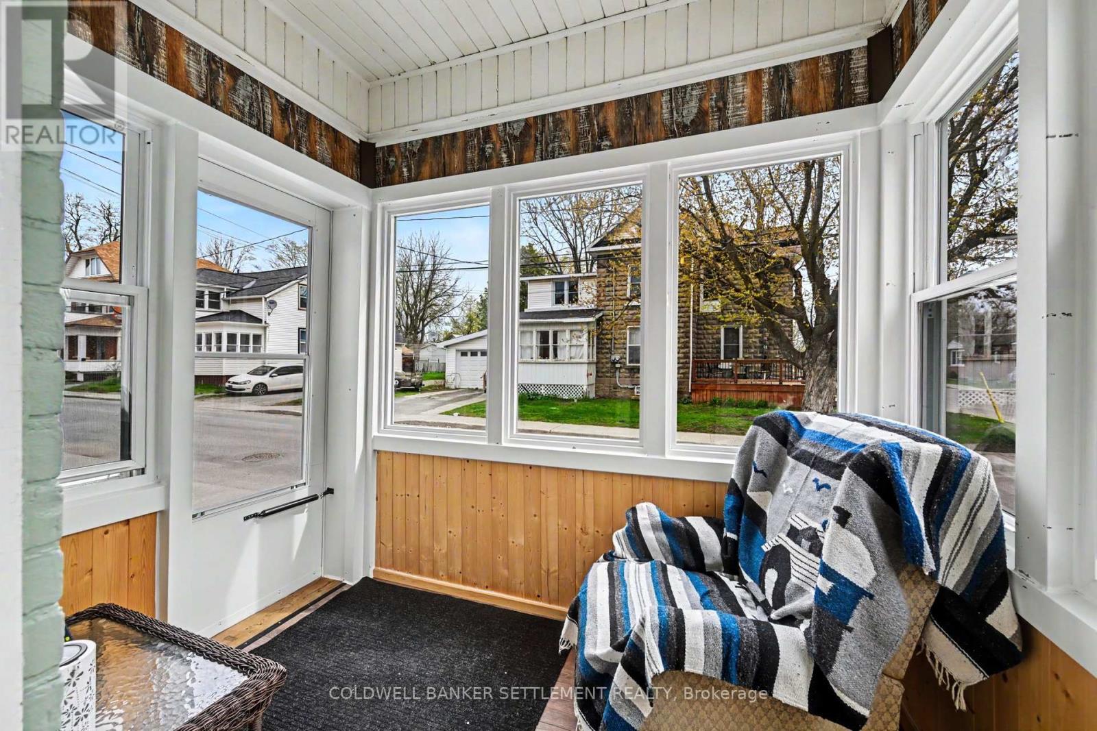 48 OGDEN AVENUE - 26
