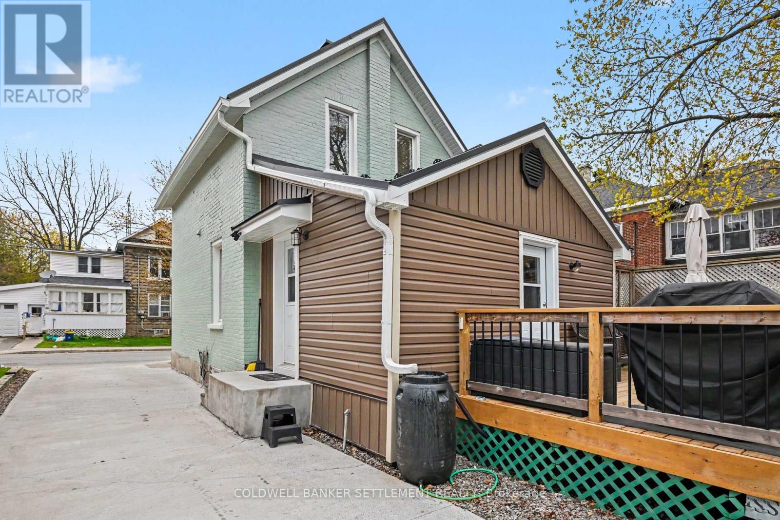 48 OGDEN AVENUE - 28