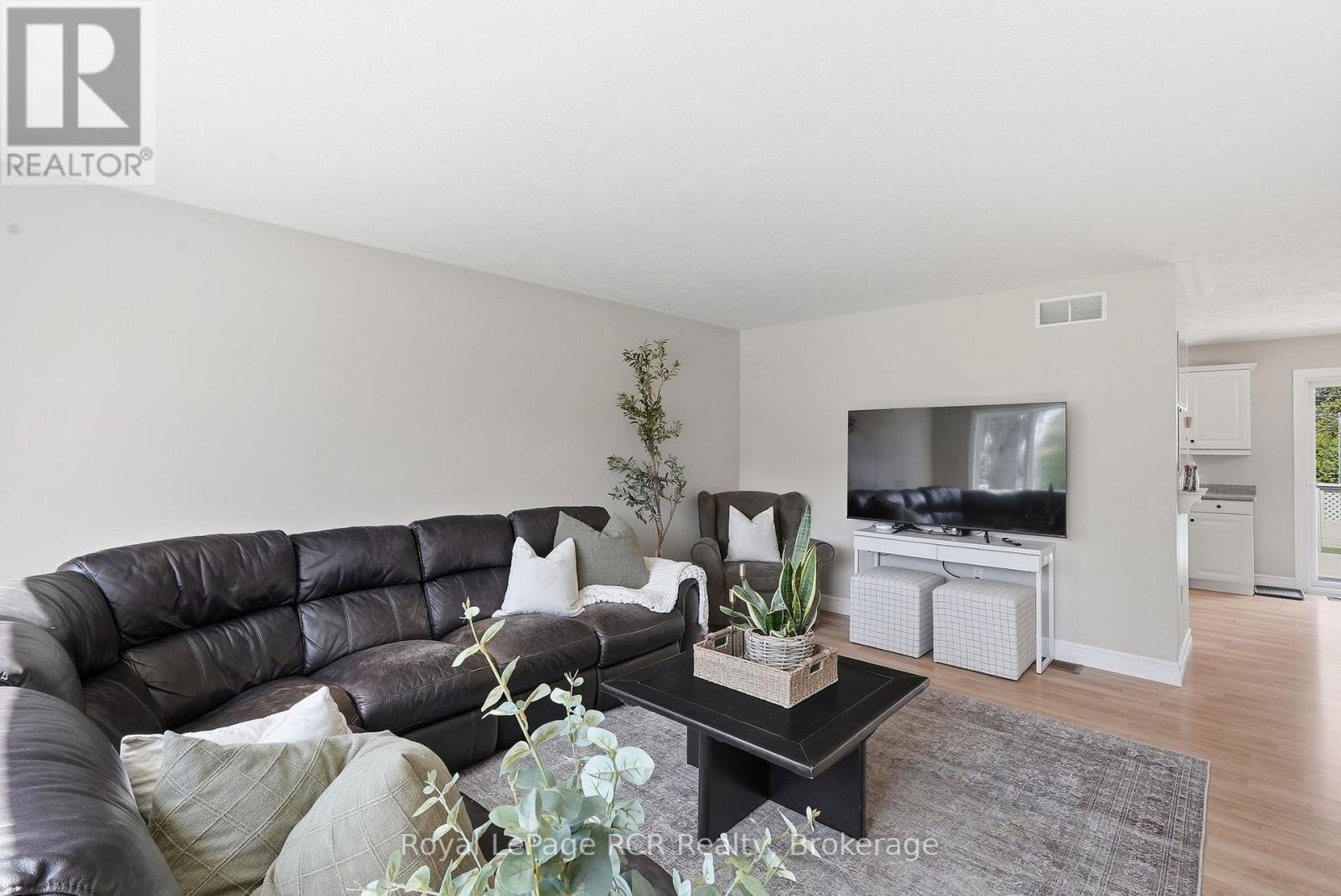 406 ALICE STREET - 12