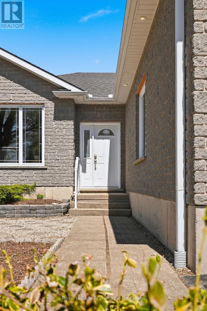 406 ALICE STREET - 6