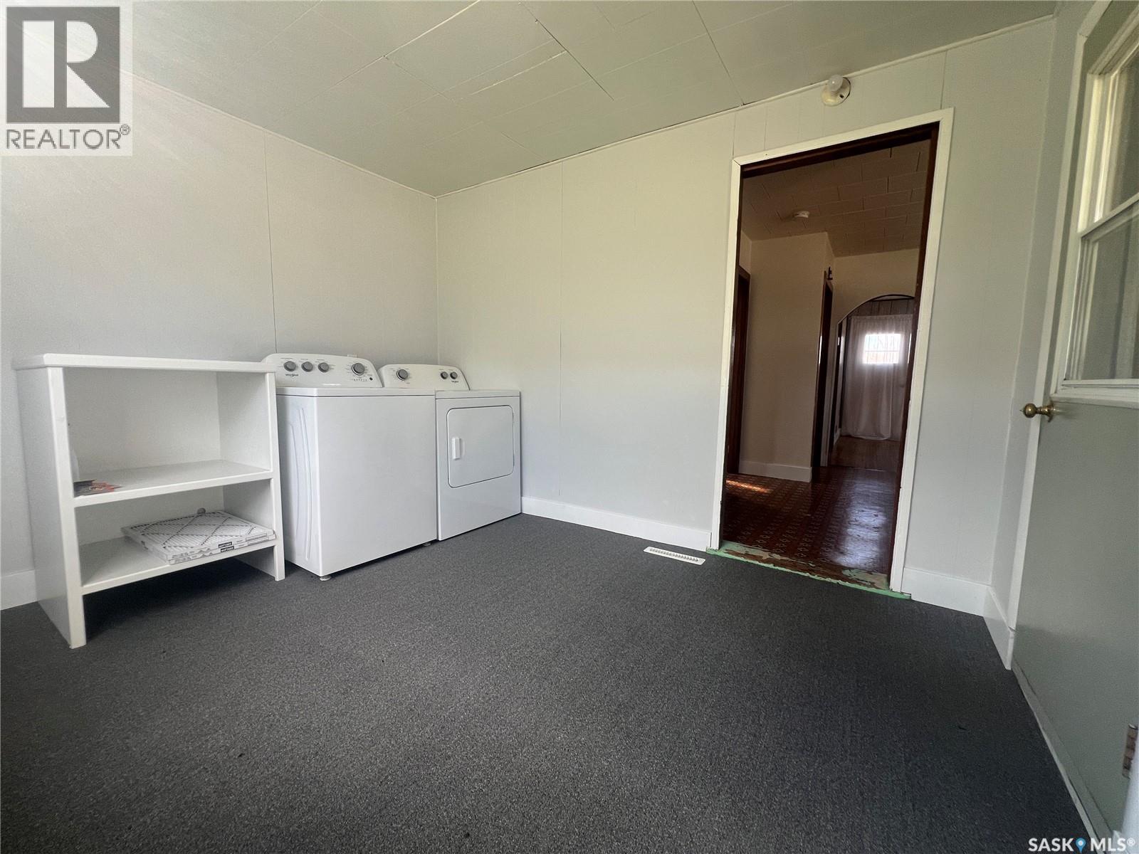 301 Gonczy AVENUE - 4