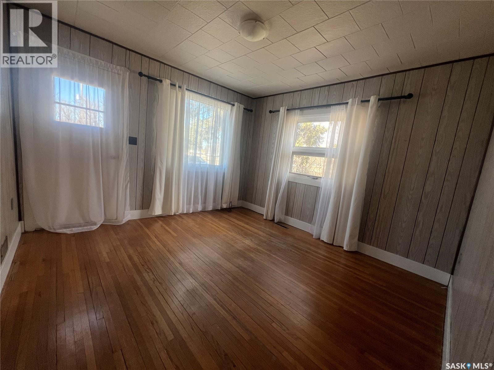 301 Gonczy AVENUE - 8