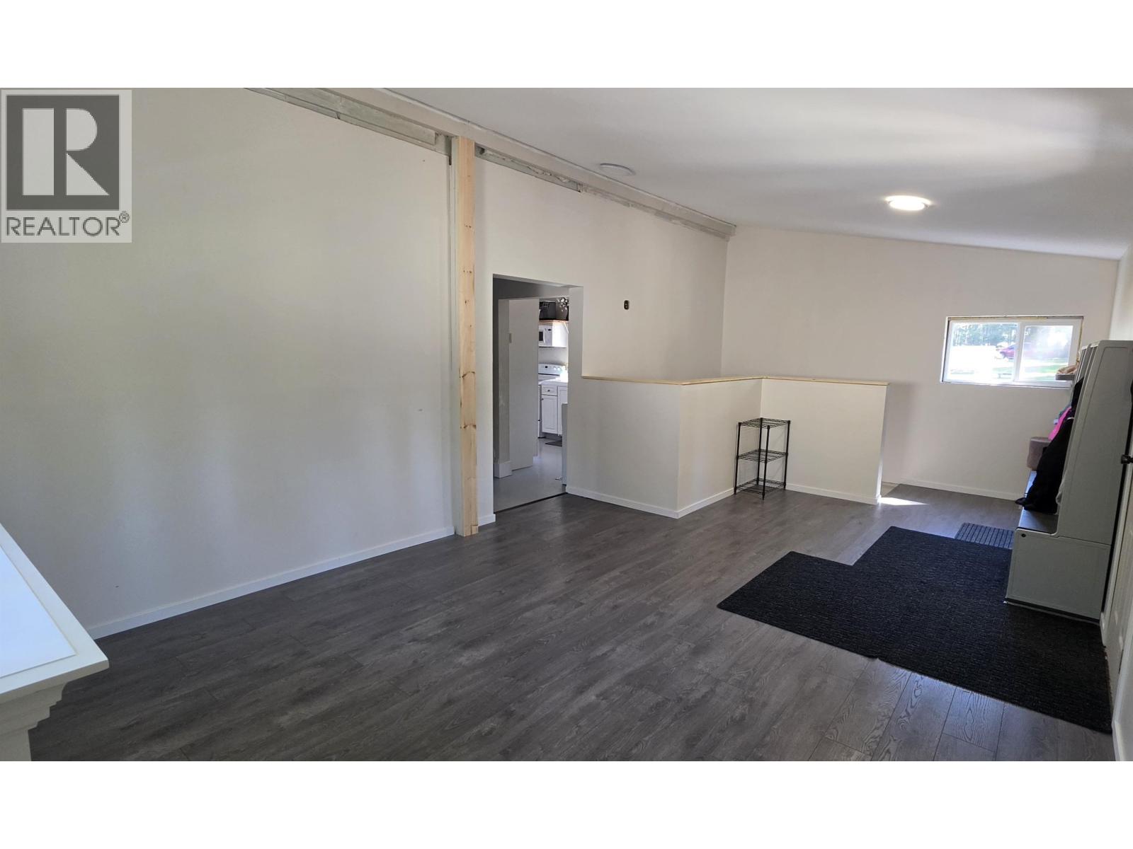 2071 BLACKWATER ROAD - 11
