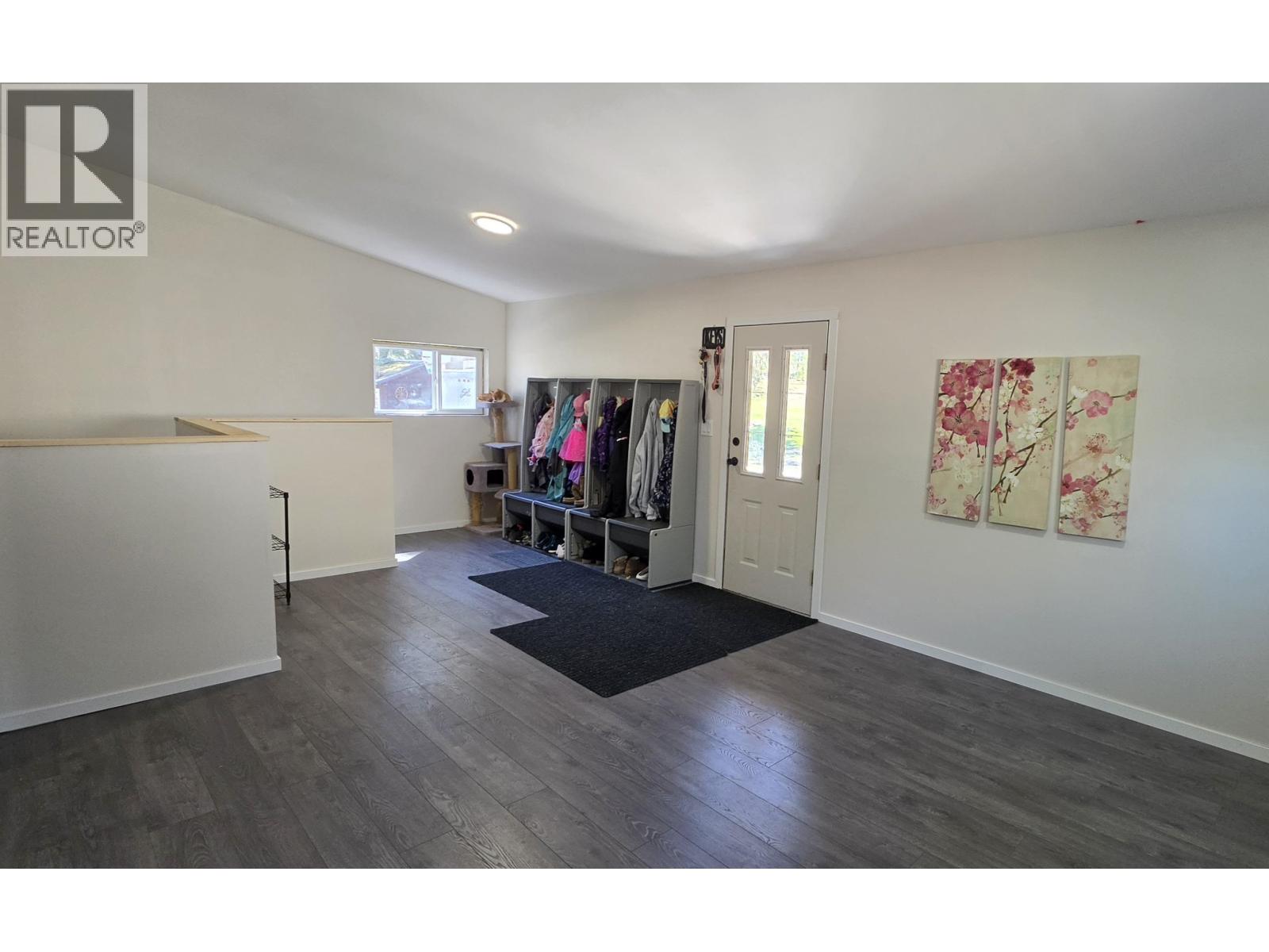 2071 BLACKWATER ROAD - 10