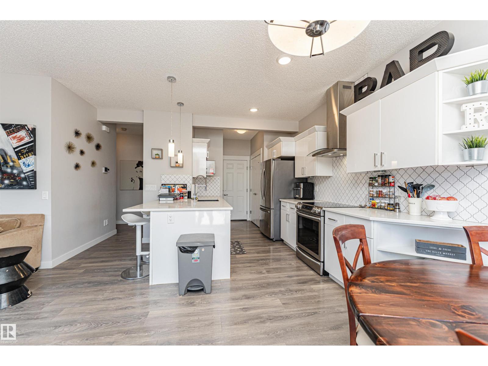 17619 77 ST NW - 10