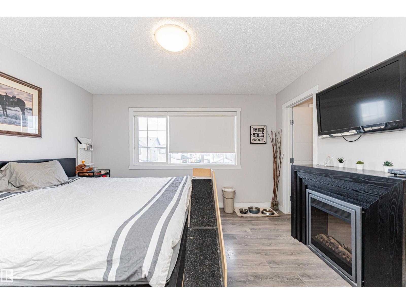 17619 77 ST NW - 16