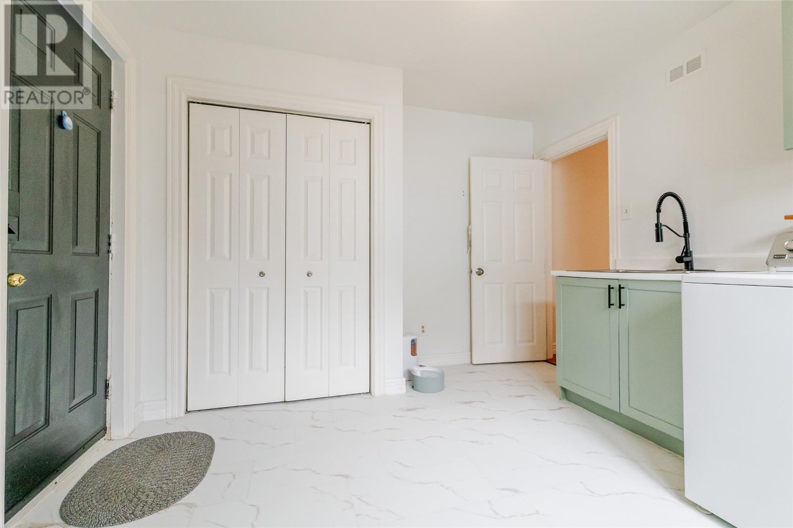 8 Salmonier Place - 28