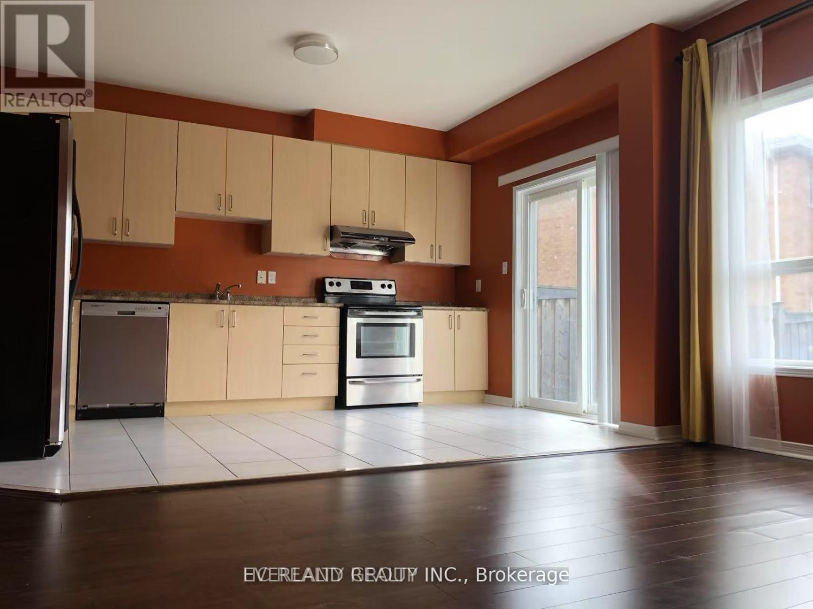32 WHEELWRIGHT DRIVE - 3