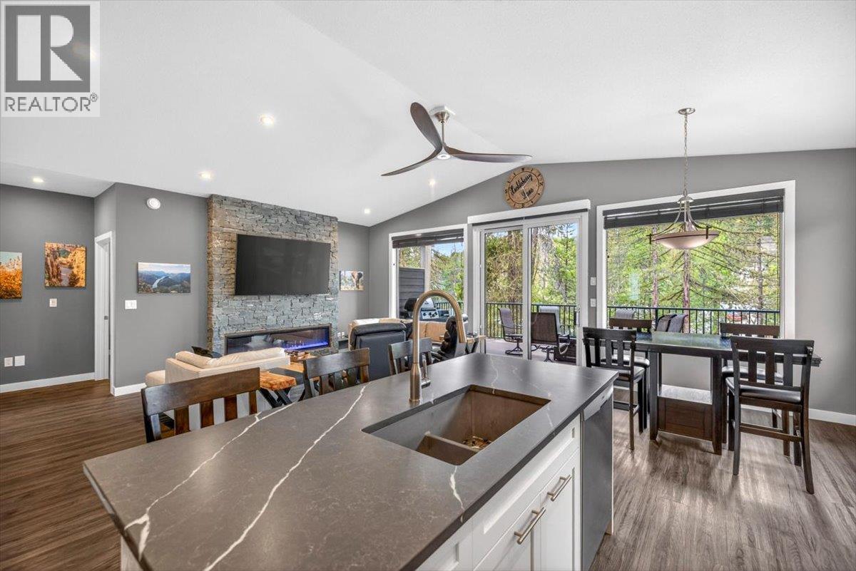 2703 Huckleberry Lane - 10