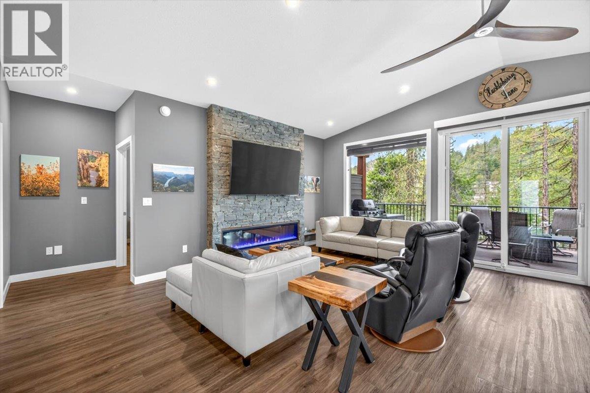 2703 Huckleberry Lane - 14