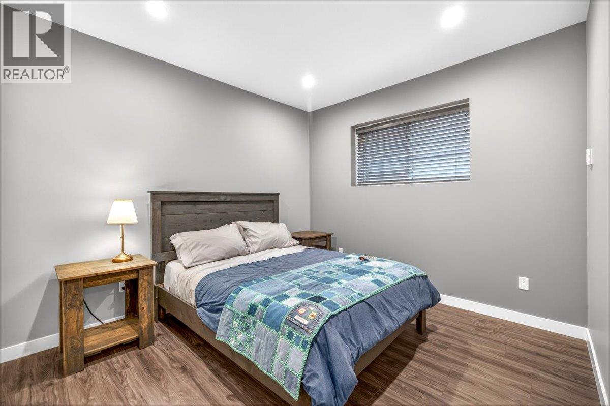 2703 Huckleberry Lane - 27