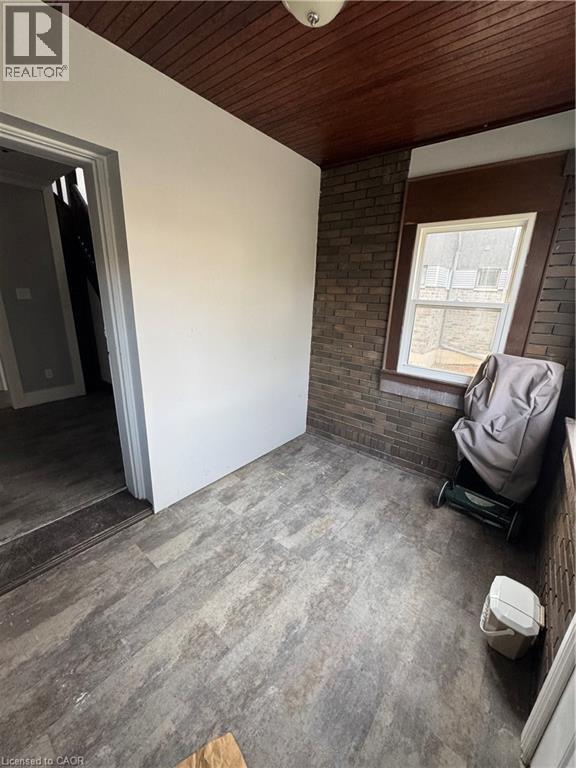 61 WATERLOO Drive, Kitchener, Ontario, N2H3V1 — Photo 2