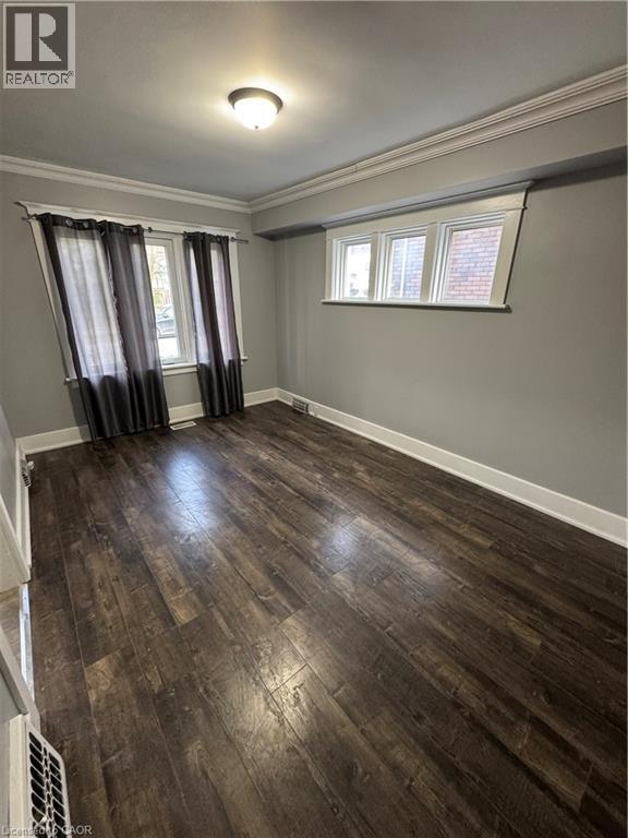 61 WATERLOO Drive, Kitchener, Ontario, N2H3V1 — Photo 5