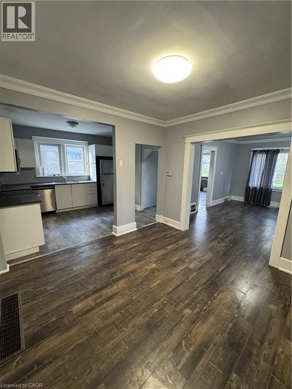 61 WATERLOO Drive, Kitchener, Ontario, N2H3V1 — Photo 8