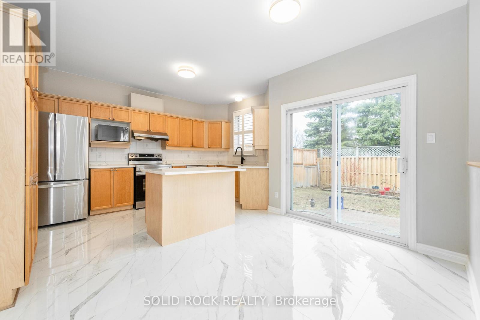 55 GLEESON WAY W - 12