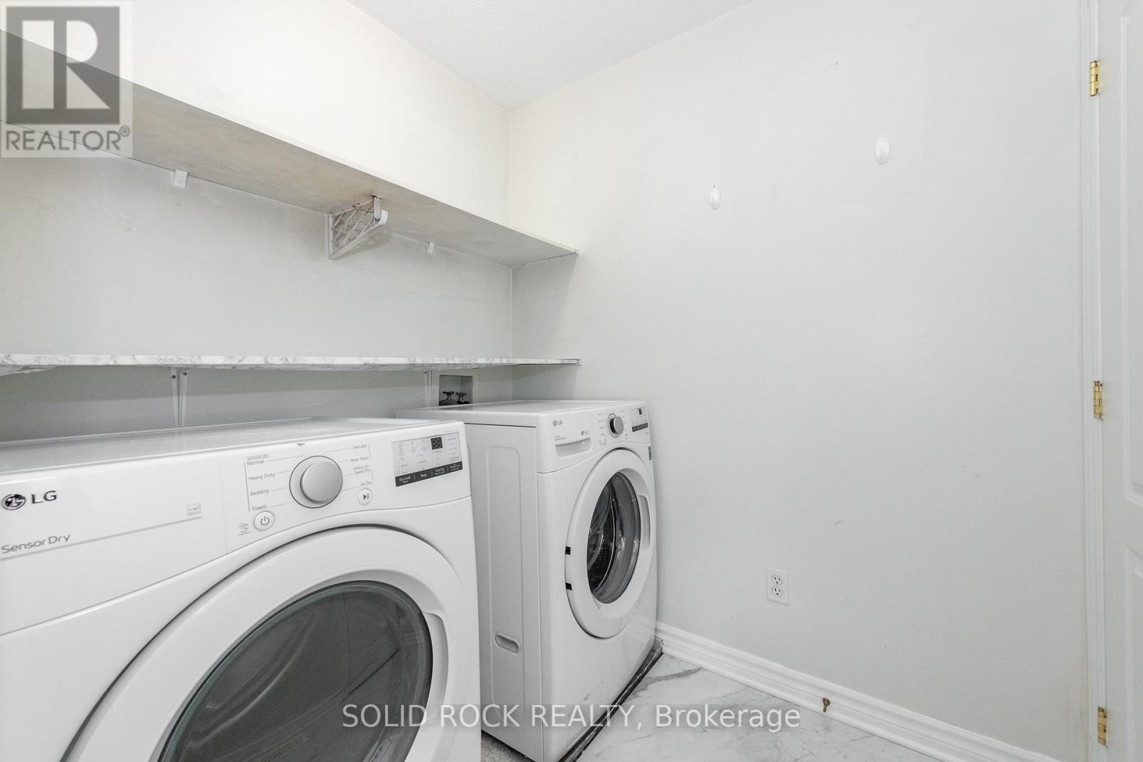 55 GLEESON WAY W - 38
