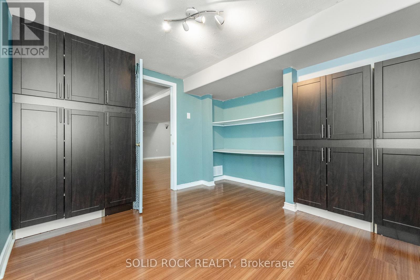 55 GLEESON WAY W - 43