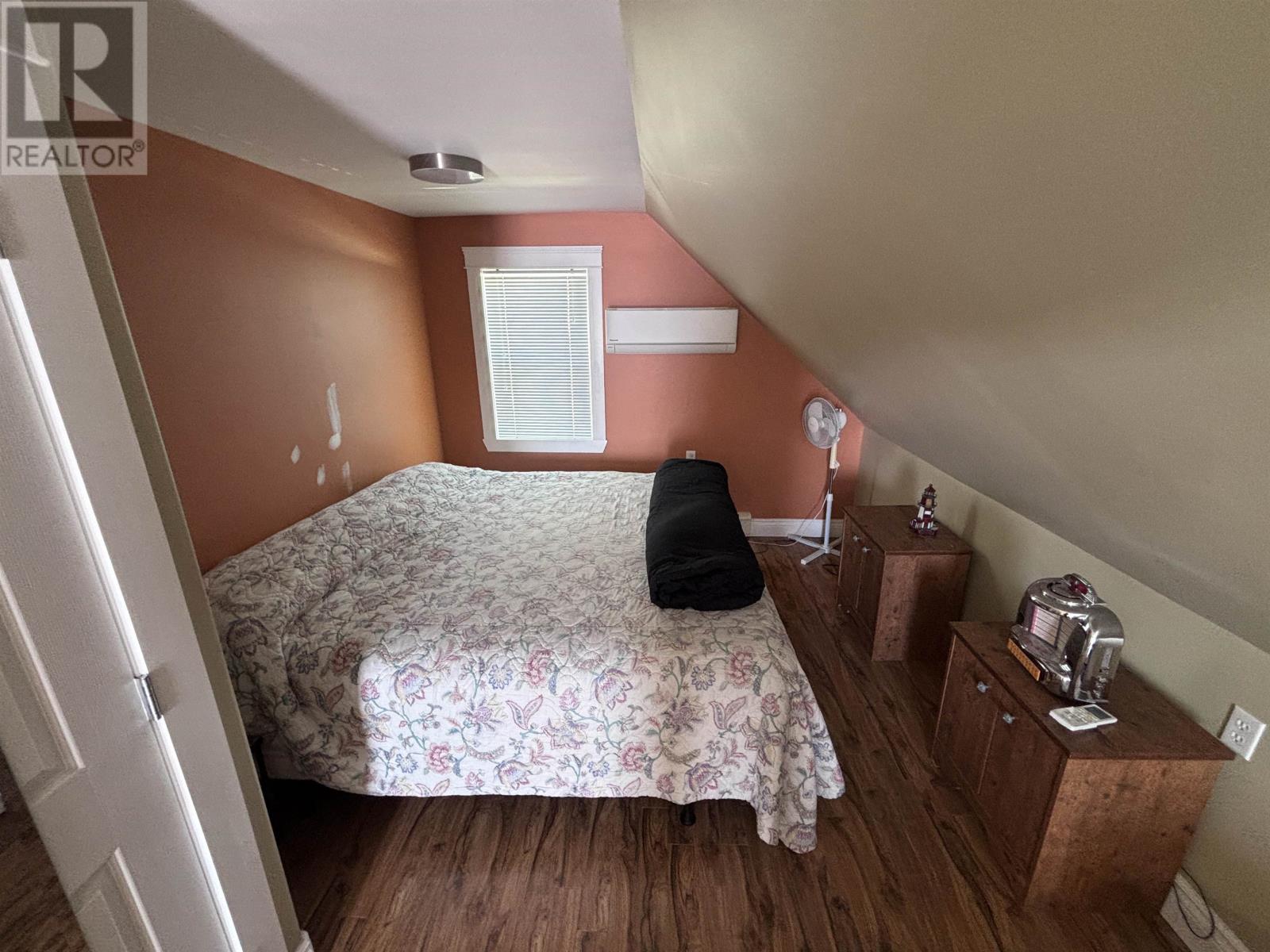 18 Allen Street - 9