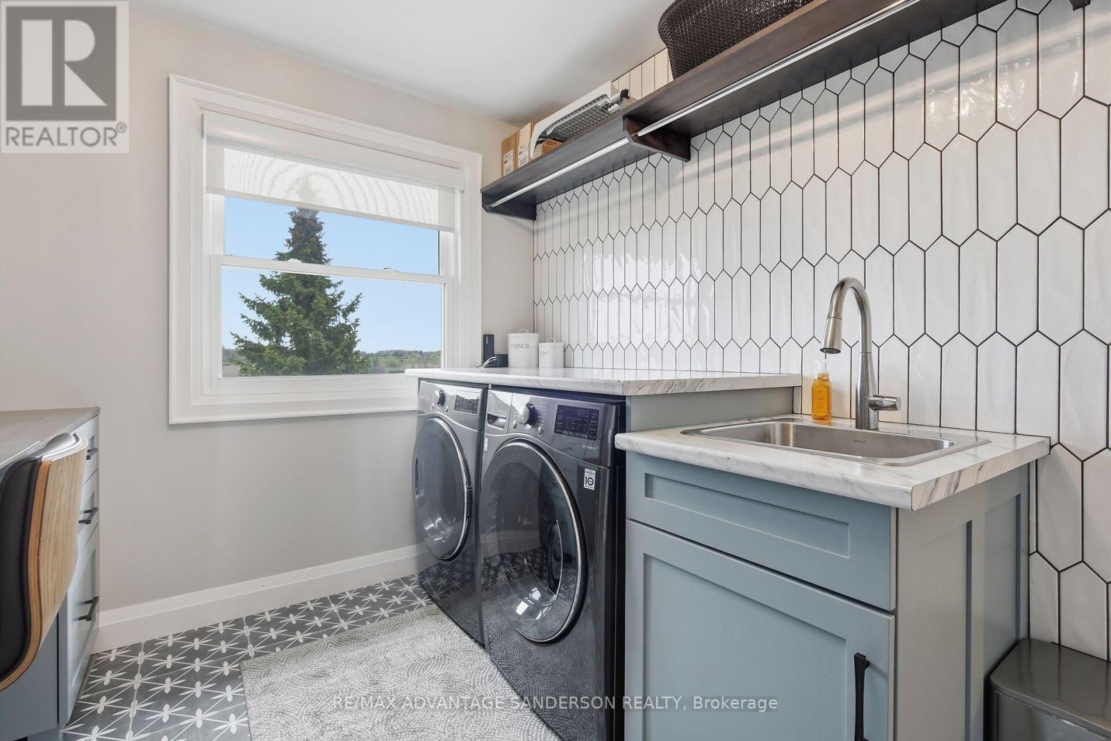 975 SUNNINGDALE ROAD W - 42