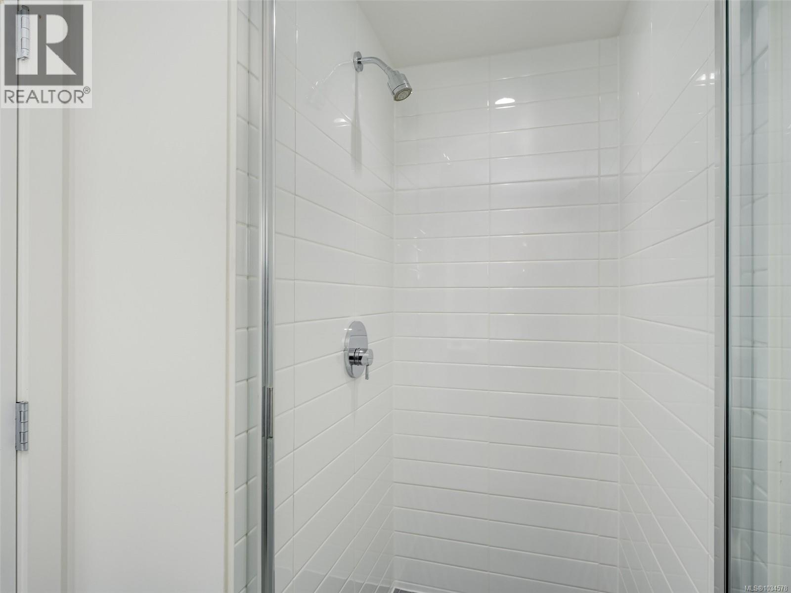 425 770 Fisgard Street, Victoria