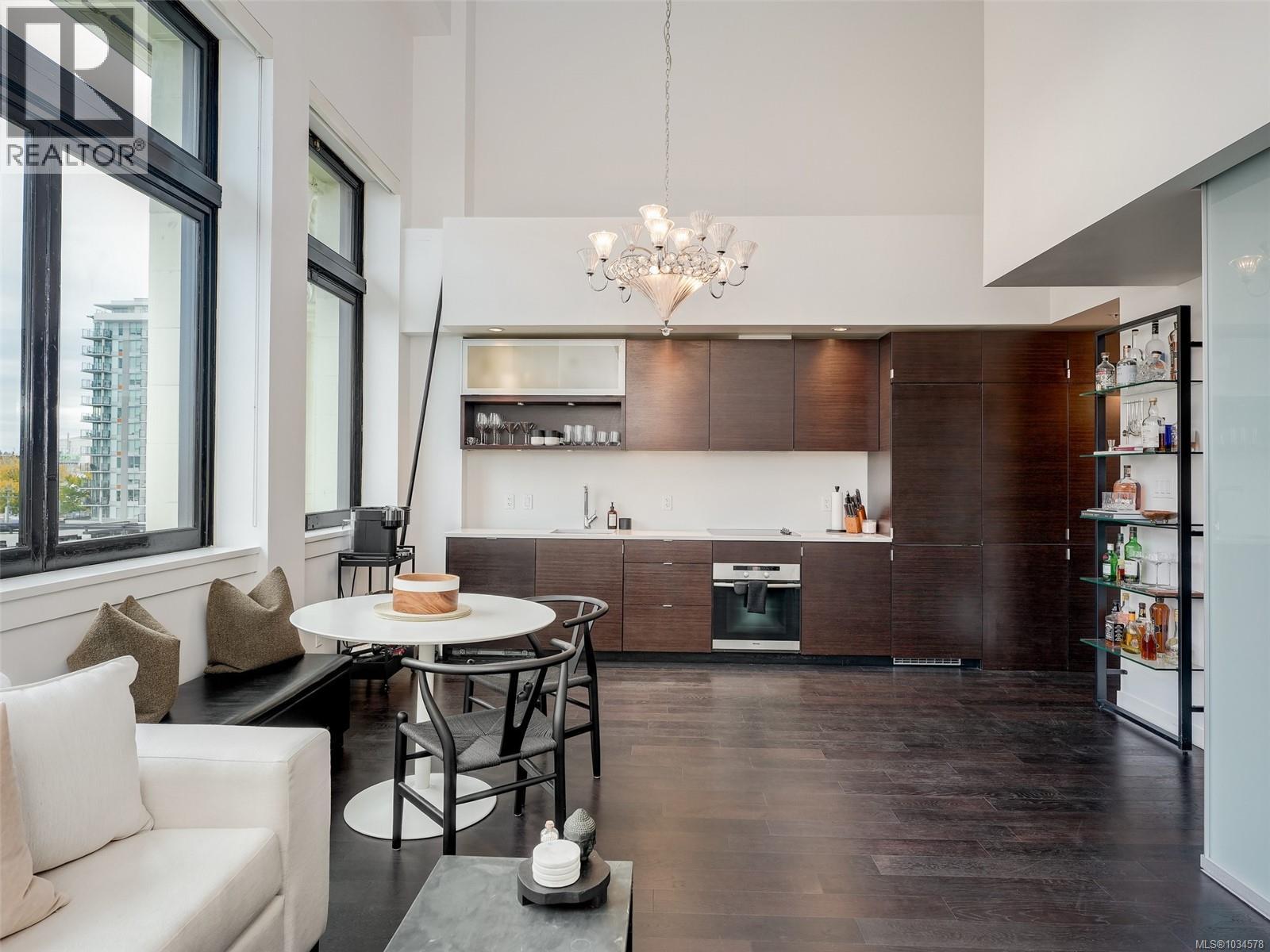 425 770 Fisgard Street, Victoria
