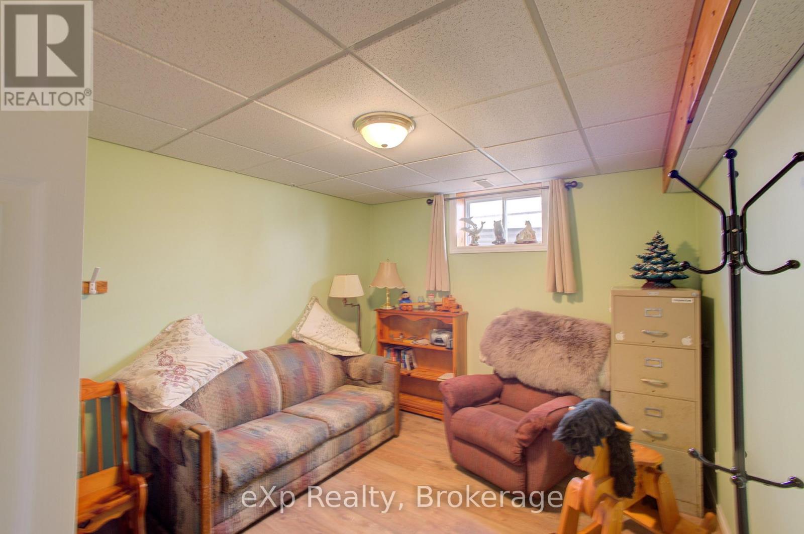 685 RESERVE AVENUE S - 23