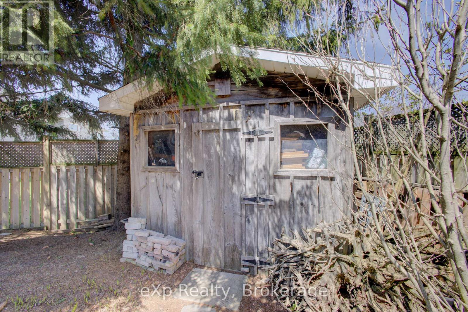 685 RESERVE AVENUE S - 25