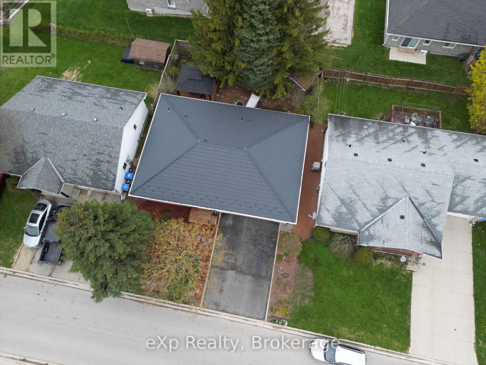 685 RESERVE AVENUE S - 33