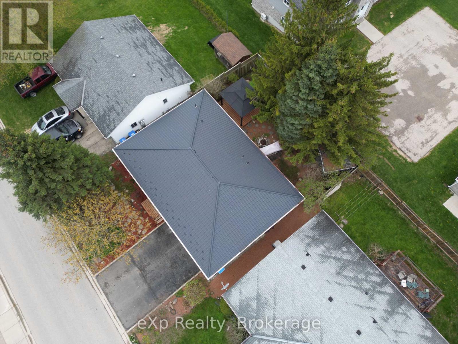 685 RESERVE AVENUE S - 34