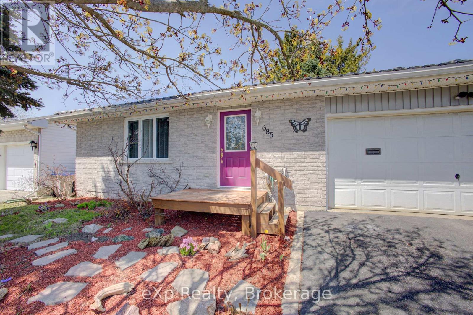 685 RESERVE AVENUE S - 4