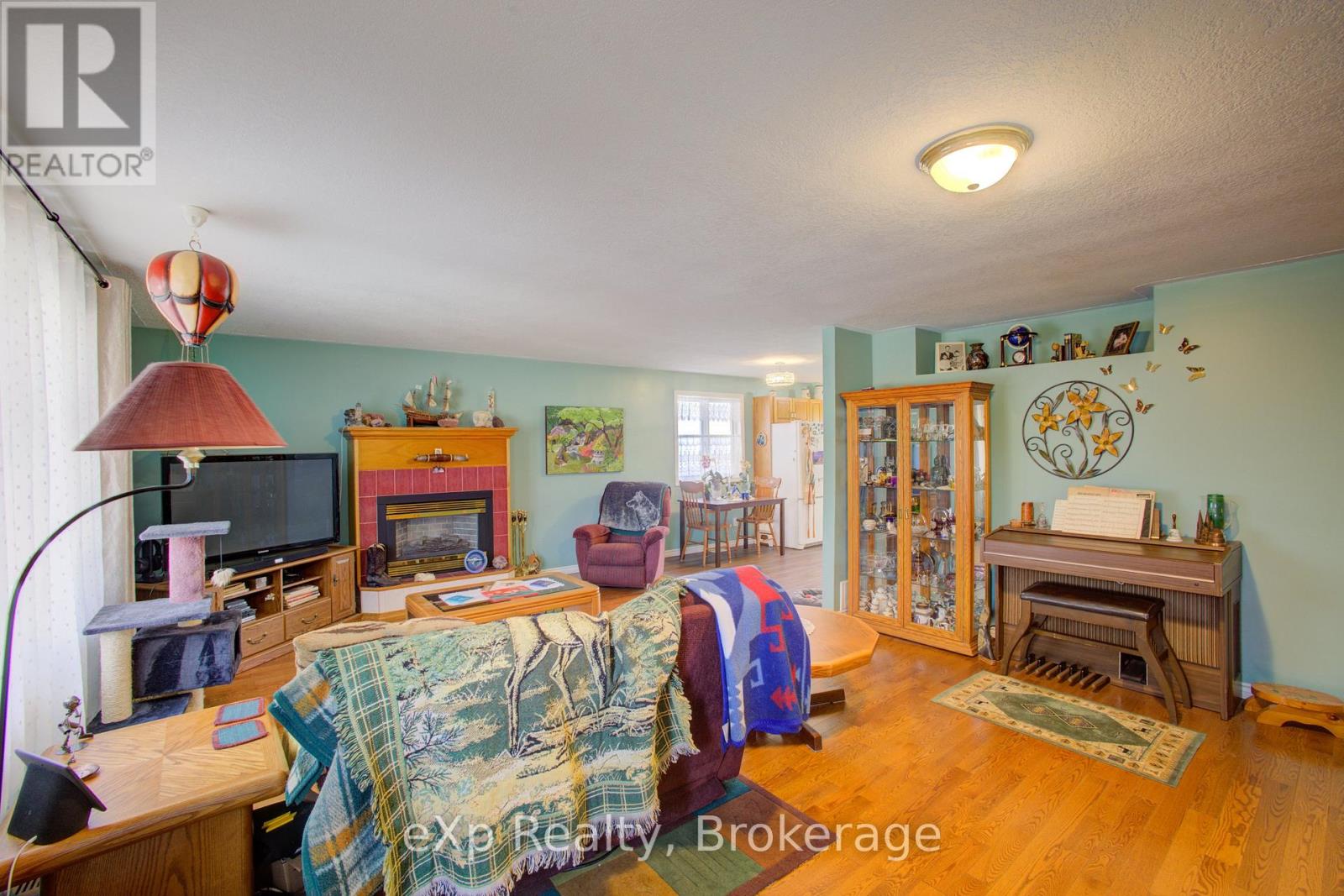 685 RESERVE AVENUE S - 5