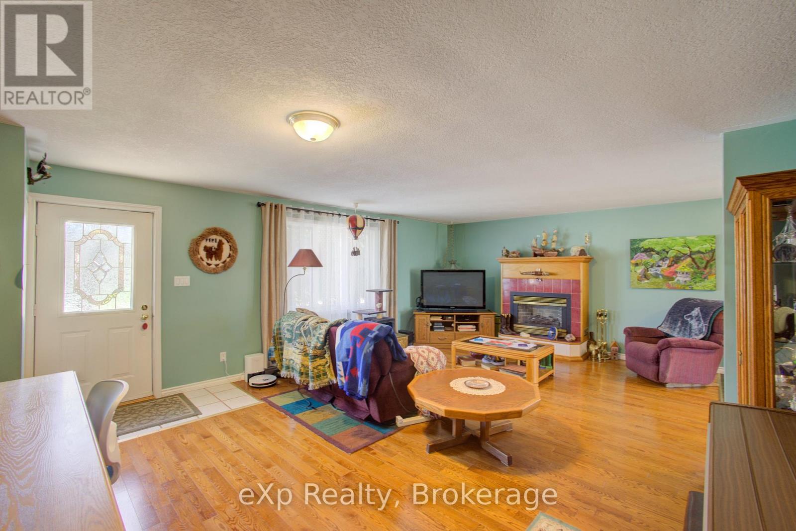 685 RESERVE AVENUE S - 6