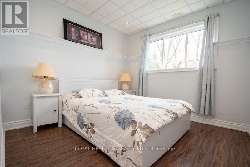 202 SUMCOT DRIVE - 27