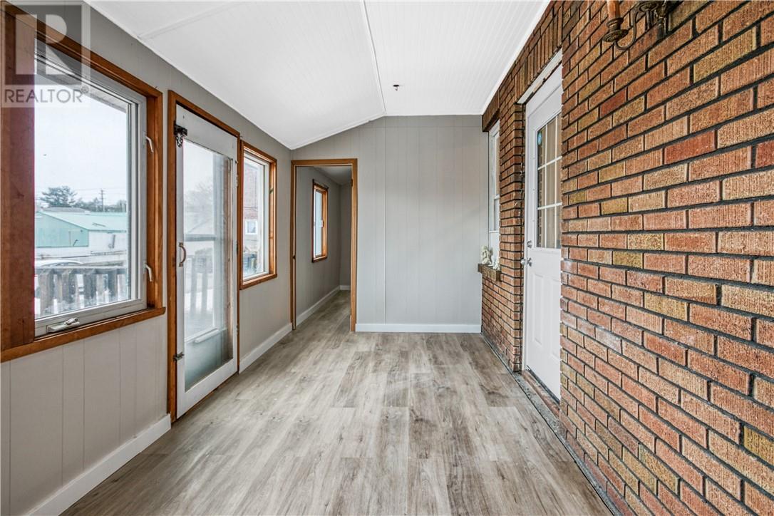 221 Oak Street - 12